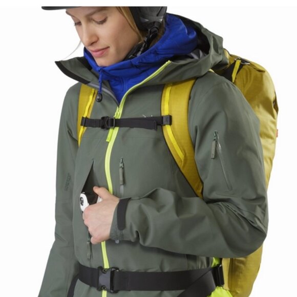 Arc'teryx Sentinel LT GoreTex Shell Jacket - Women's Large - Picture 4 of 11